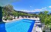 Representative, großzügige Architektenvilla mit traumhaftem Blick auf den Attersee und Panoramablick - Pool